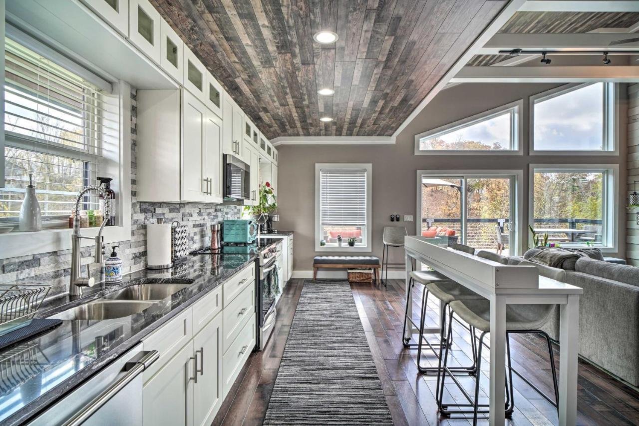 Spacious Sevierville Home With Hot Tub! Extérieur photo