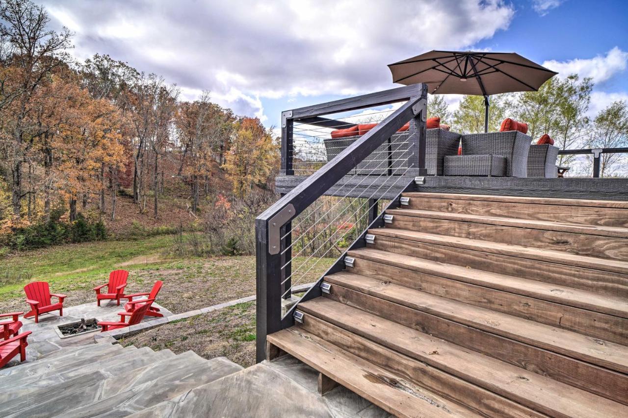 Spacious Sevierville Home With Hot Tub! Extérieur photo